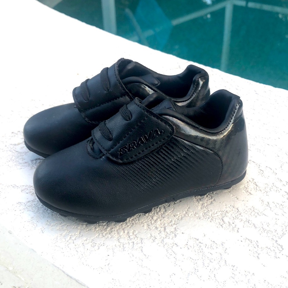 Brava Soccer- Toddlers soccer ⚽️ shoe